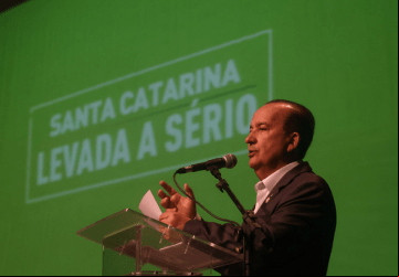 Jorginho Mello anuncia policiais armados em todas as escolas estaduais de SC